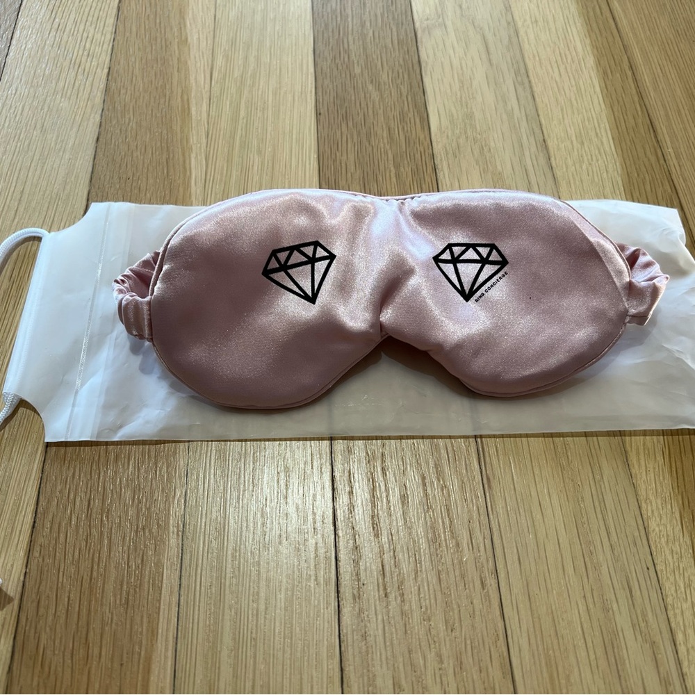 NWOT pink sleep mask from ring concierge